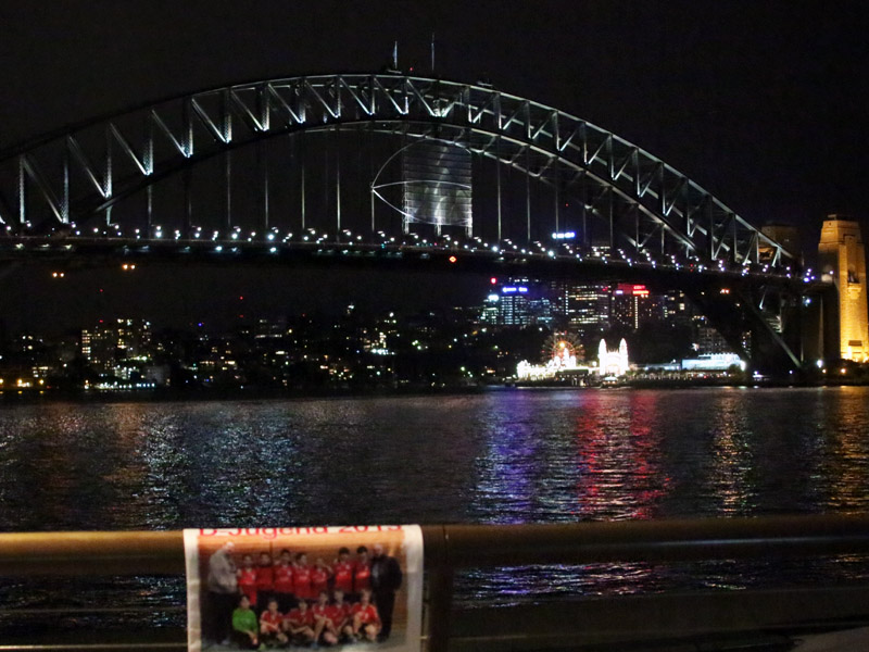 Und dann noch an der Sydney Harbour Bridge am Fusse der Oper!